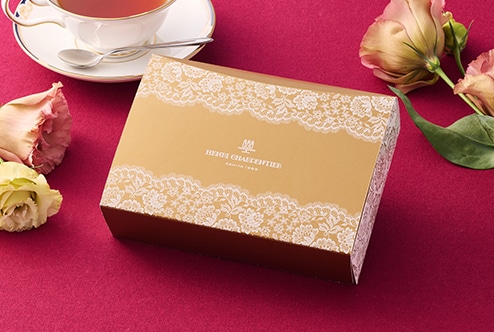 どなたにもお渡しできる上品でシンプルなパッケージ